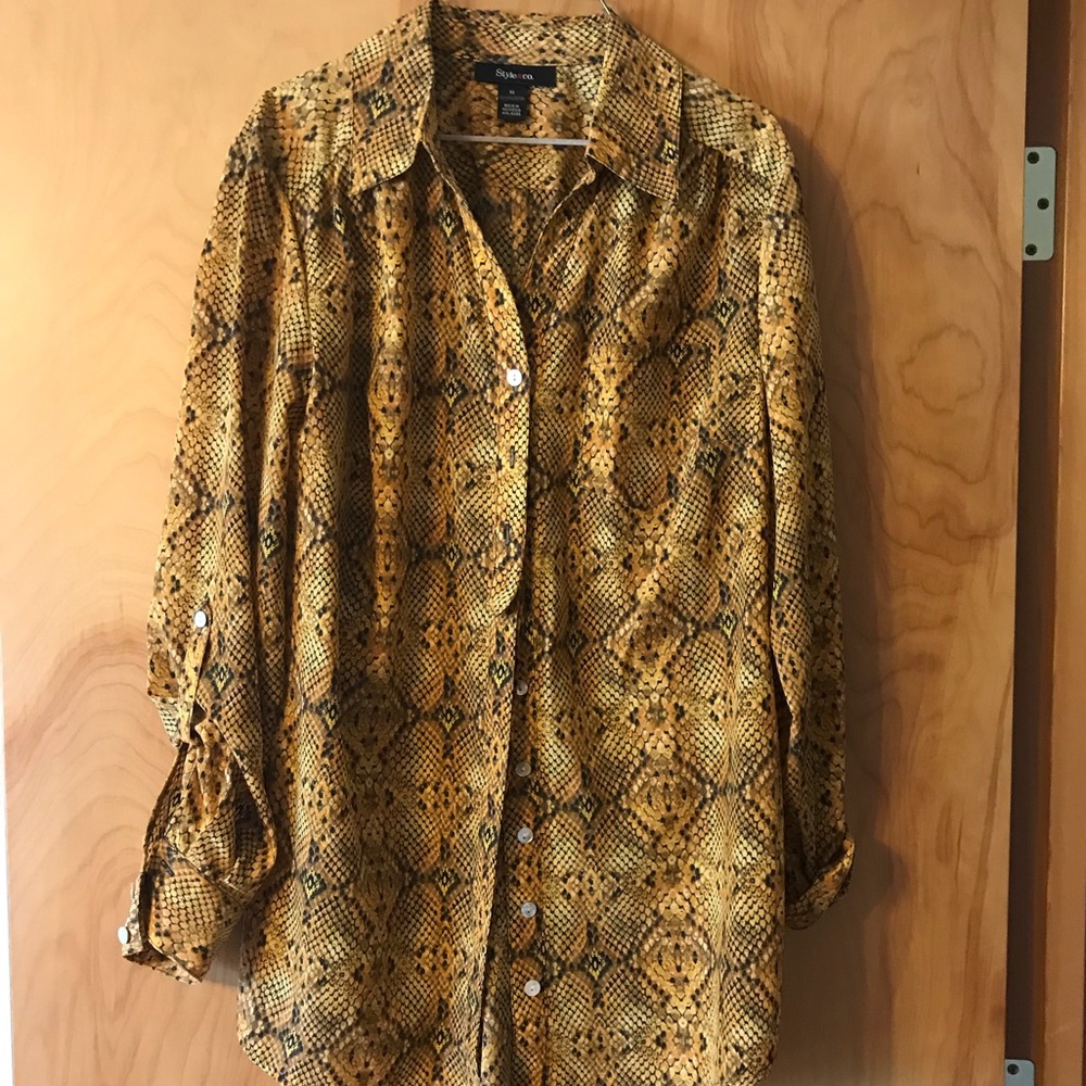 Button blouse